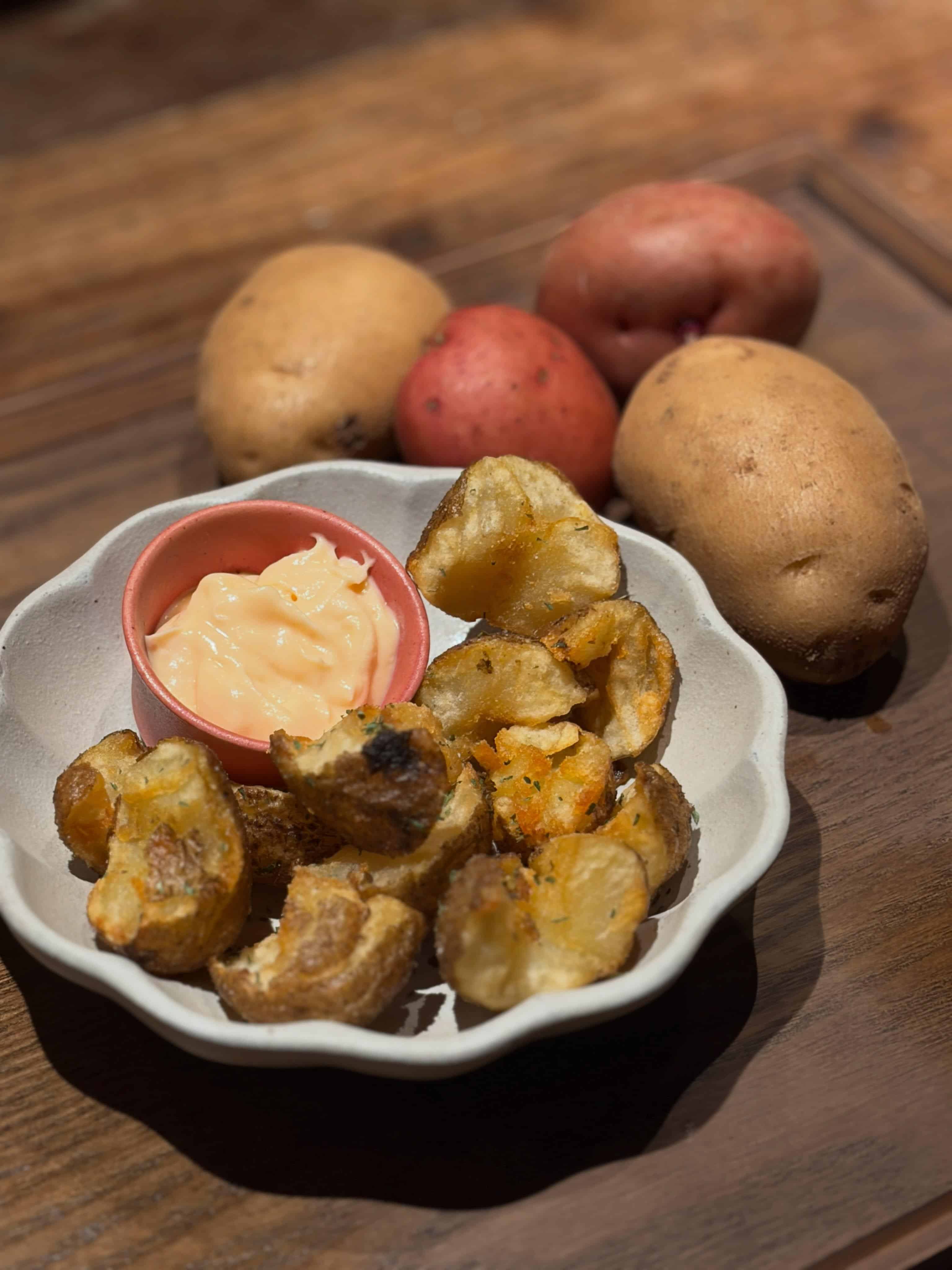 【8月の目黒店おすすめメニューのご紹介🥔】